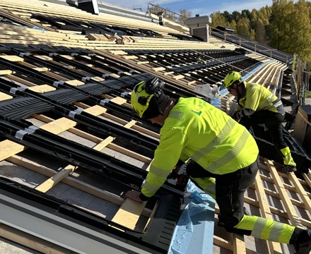 Solcellemontering på Valdres Folkemuseum